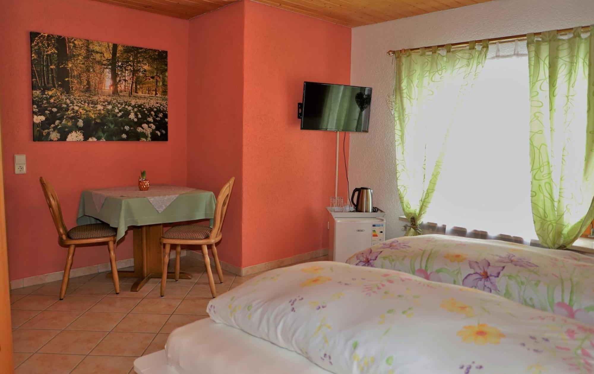 Gaestehaus Willaringen Rickenbach  部屋 写真