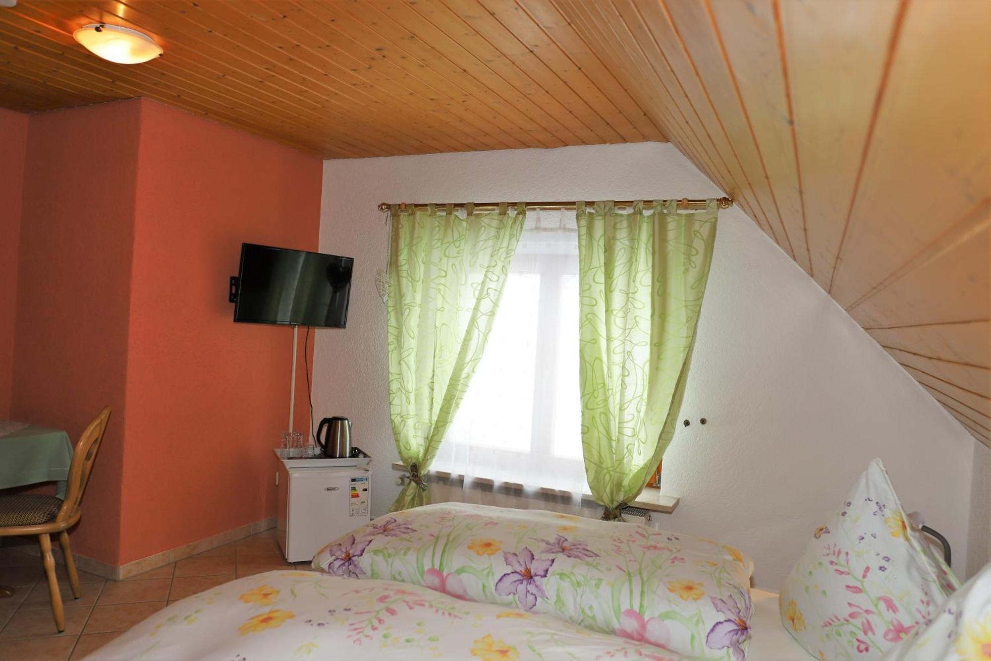 Gaestehaus Willaringen Rickenbach  部屋 写真